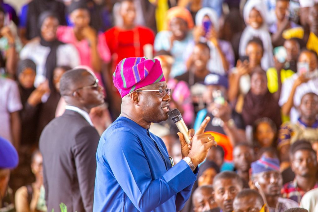 Oyo State Governor Reduces LAUTECH School Fees
