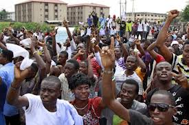 Students Besiege OSOPADEC Office In Ondo Over Unpaid Bursaries