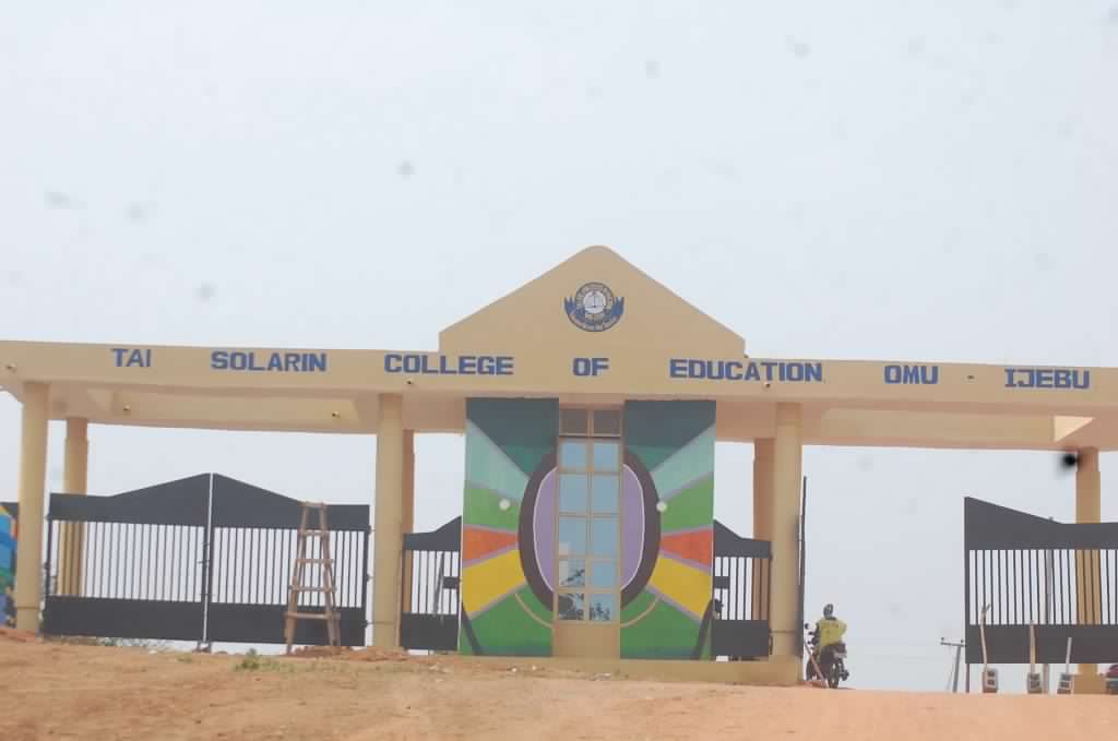 Tai Solarin College Certificates