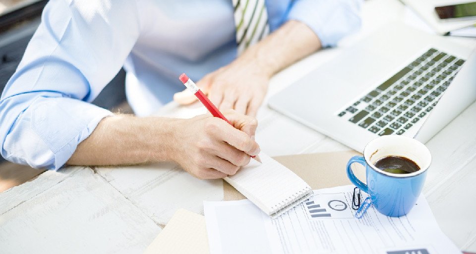 write persuasive career objective